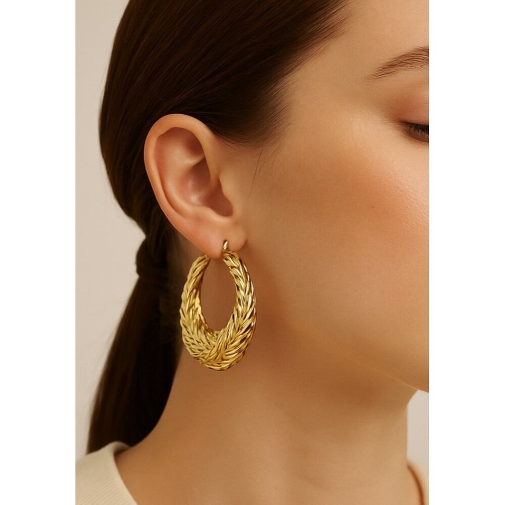Bold Gold-Tone Textured Hoop Earrings Laurel Leaf Design Vintage 90s Revival Y2K